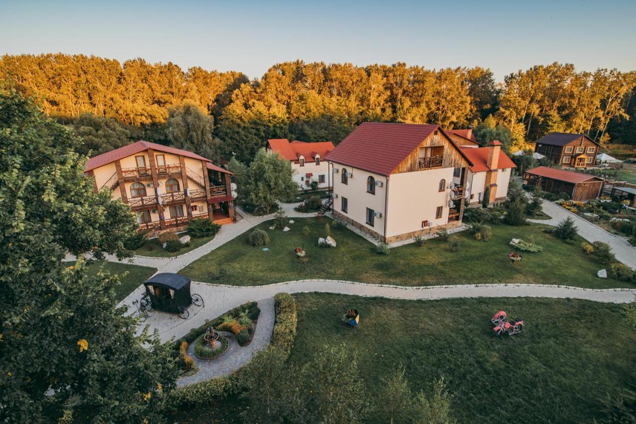 Котедж-Парк Славна Okhtyrka Bagian luar foto